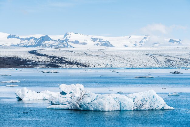 氷河ラグーン ヨークルスアゥルロゥン アイスランドの氷山