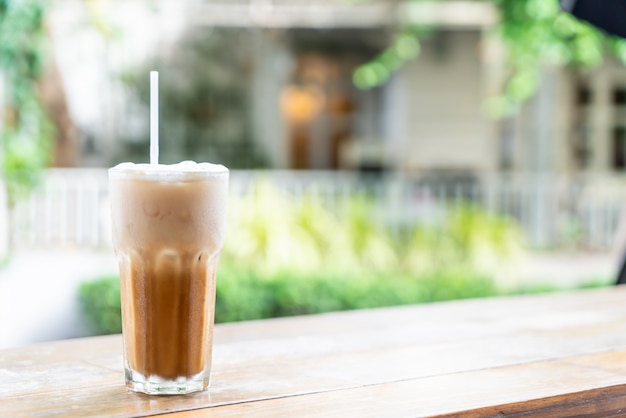 iced cappuccino koffie glas in café