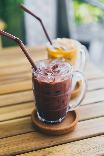 iced chocolate and iced coffee latte