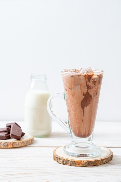 Photo iced chocolate milkshake drink