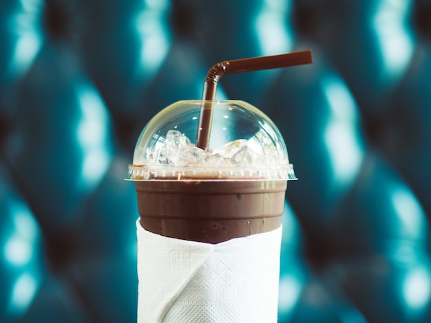 Foto cacao ghiacciato in alto vetro di plastica.