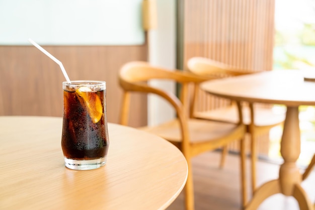 Iced cola glas met ijs