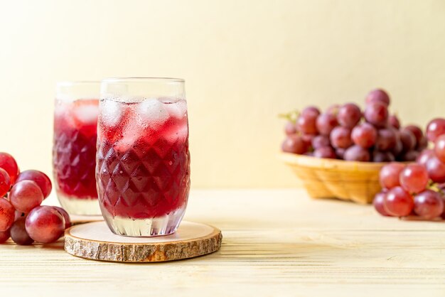 Iced fresh grape juice