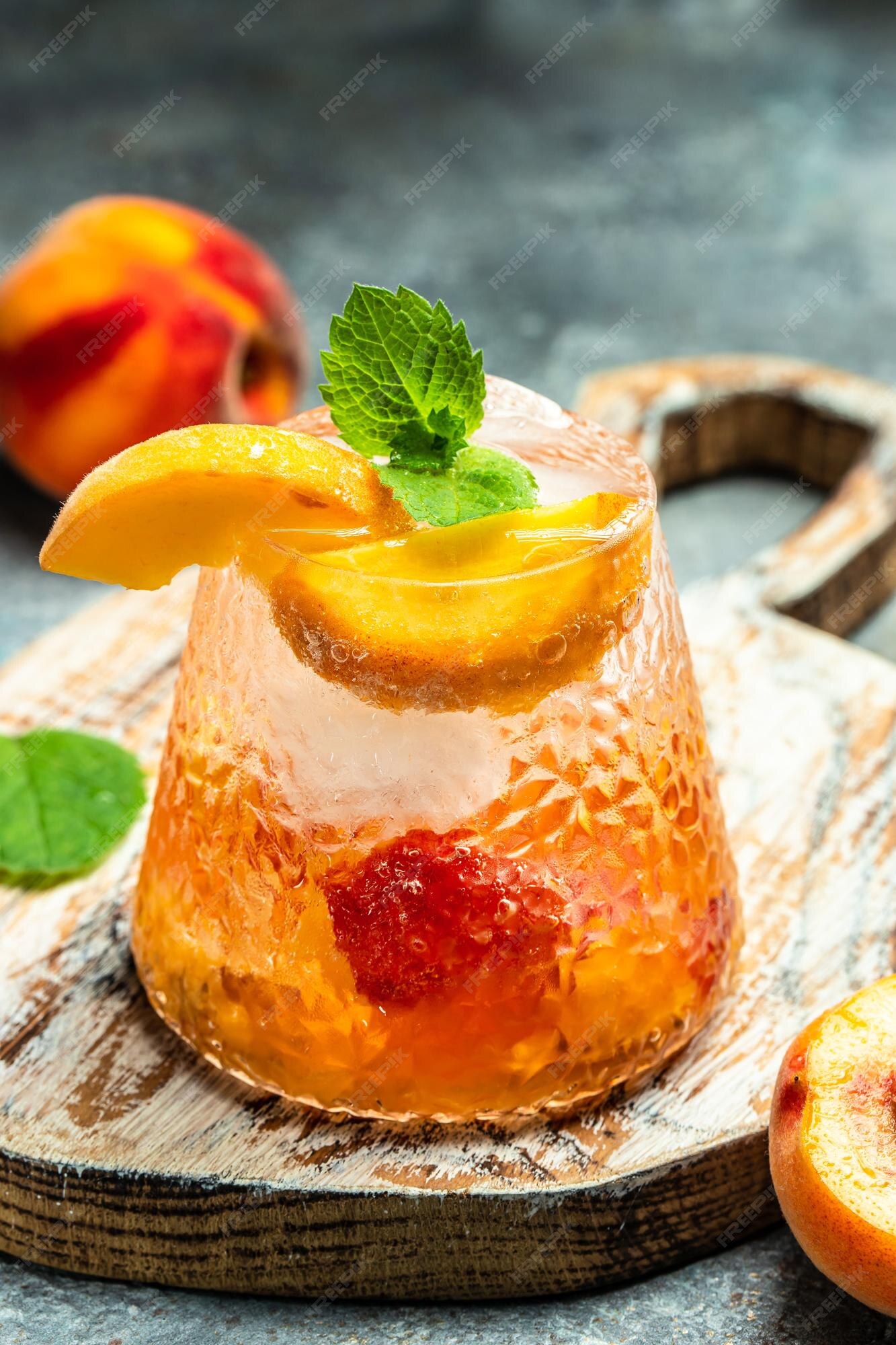 Summer Peach Iced Tea Cocktail Recipe