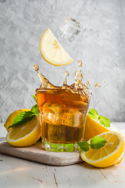 Iced tea with lemon and mint