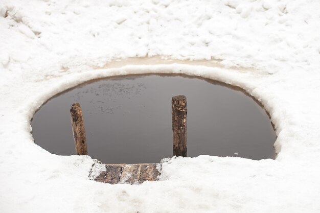 Foto icehole nuoto invernale immersioni miglioramento della salute