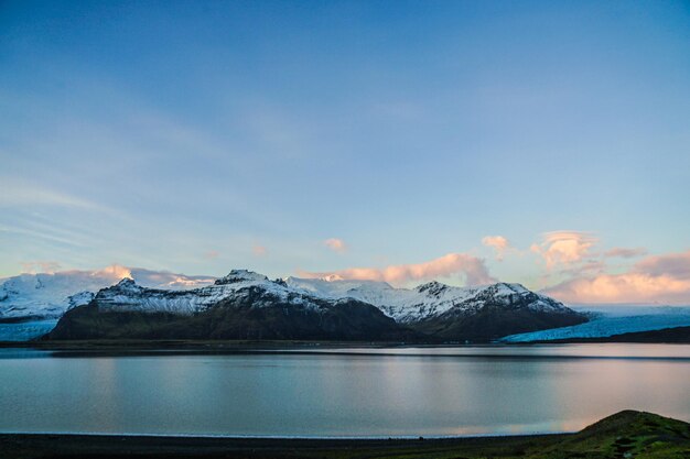 Iceland Fiyaturus Aururon Lake Lake and Snow Mountain