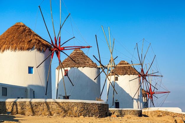 Iconische foto van Mykonos Beroemde windmolens van het eiland Mykonos, Griekenland