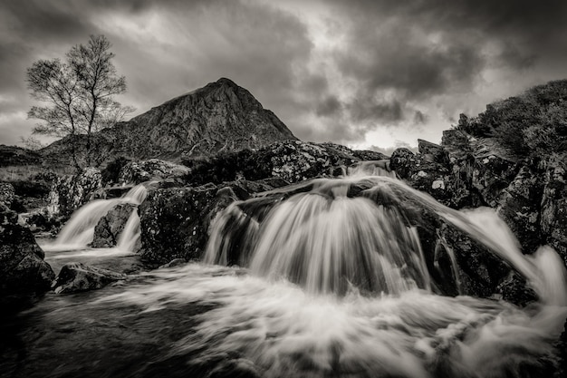 Iconische Schotse waterval onder de Buchaille