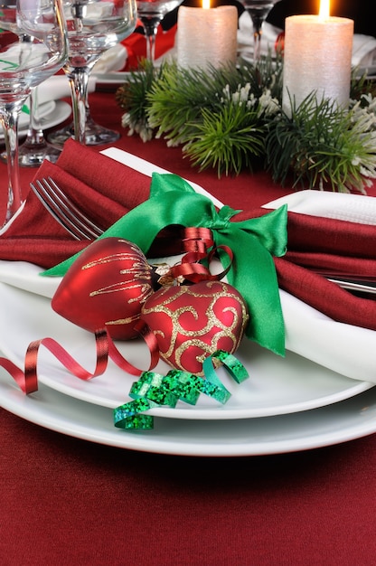 Idea of how to decorate the Christmas table serving