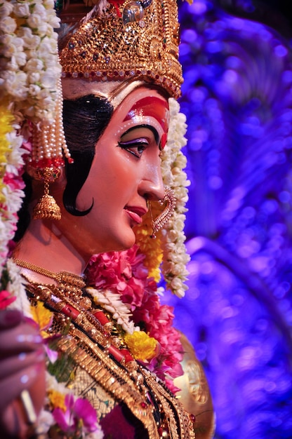 Idoolbeeld van godin maa durga, happy navratri en dussehra