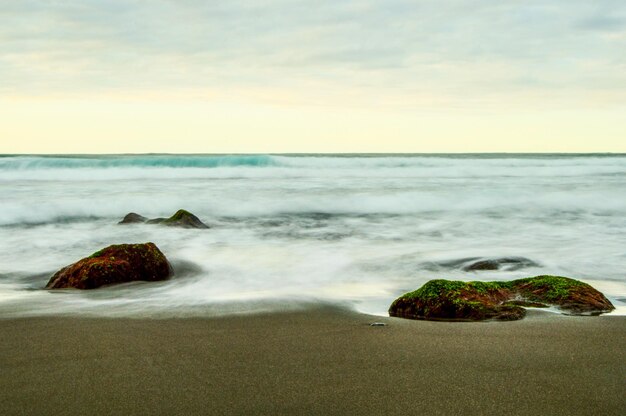 Photo idyllic shot of sea against sky