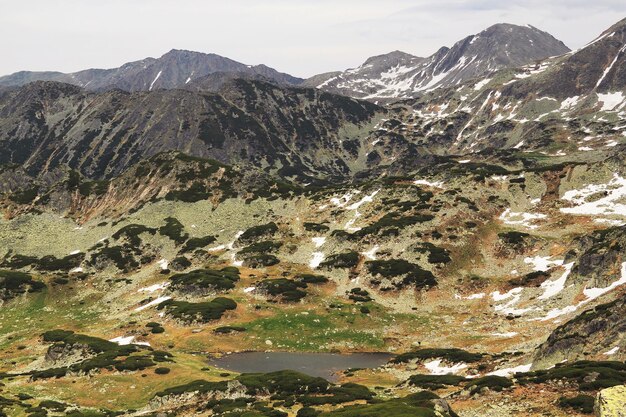 Idyllisch uitzicht op de retezatbergen