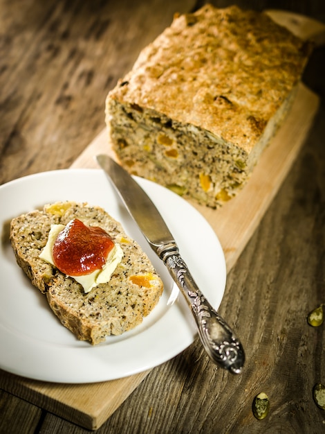 Iers brood met boter en jam