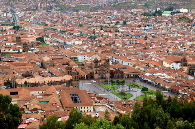 La chiesa iglesia de la compania de jesus sulla plaza de armas