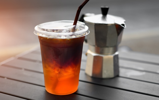 IJs americano koffie in plastic glas