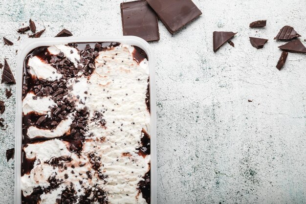 IJs met chocoladerepen Verfrissend Stracciatella Dessert Kopieerruimte