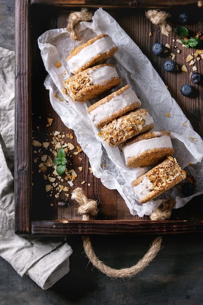 IJssandwiches in koekjes