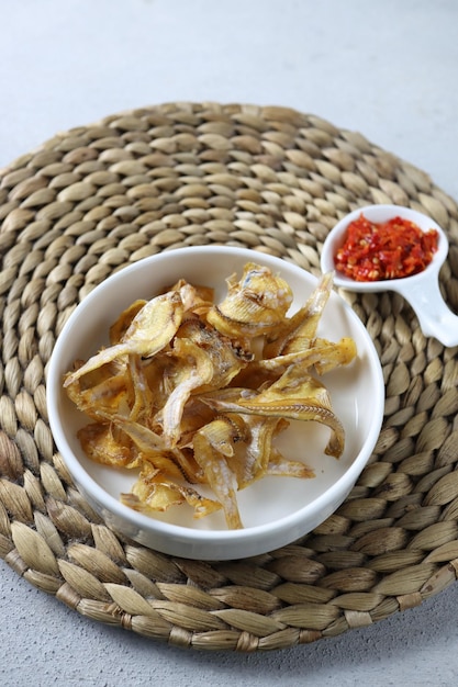 Ikan asin goreng of gebakken ansjovis