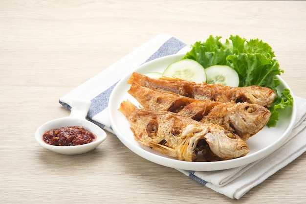 Ikan Laosan Goreng Viervinger threadfin vis Indonesisch voedsel