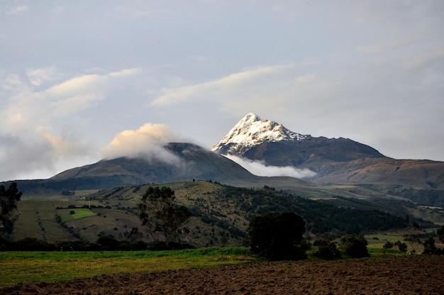 Foto ilinizas-vulkaan in ecuador