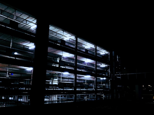 Photo illuminated building interior