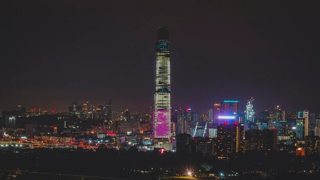 写真 夜空に照らされた建物