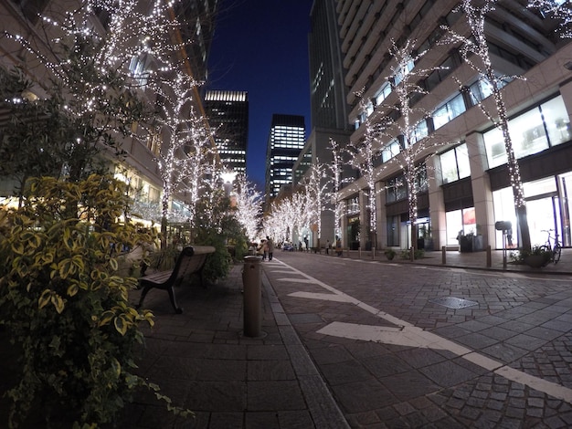 写真 夜に照らされた街