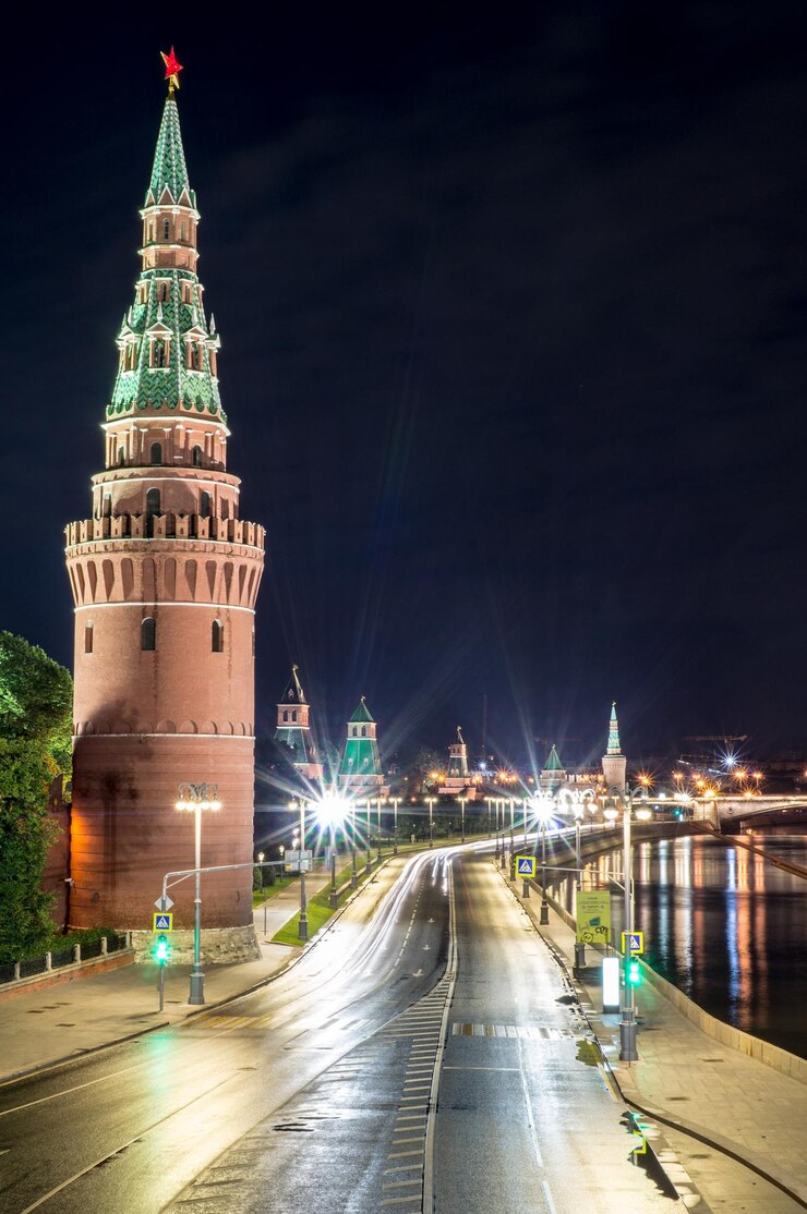 Photo 夜に照らされた街