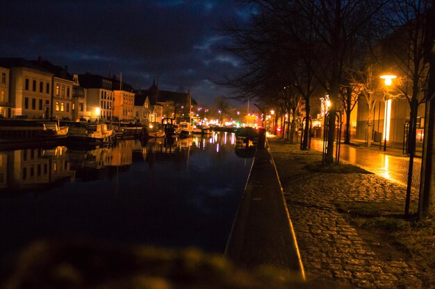 Photo illuminated city at night