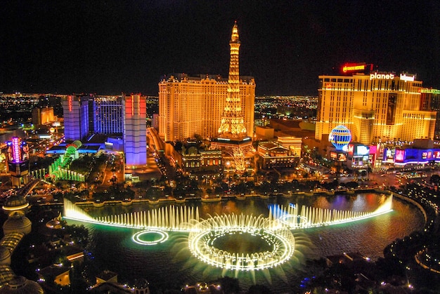 Photo illuminated city at night