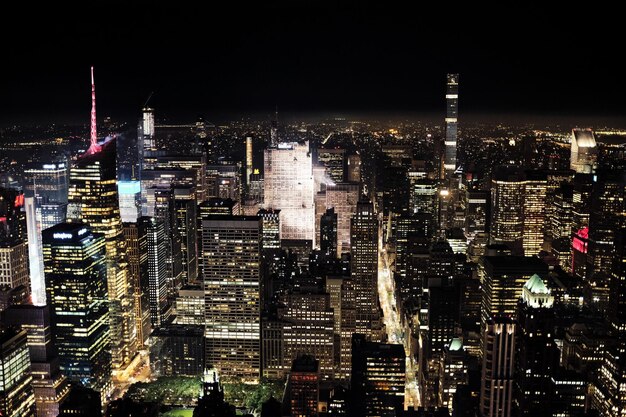 写真 夜空に照らされた都市風景