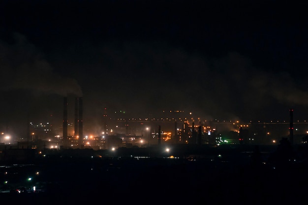 Освещенный городской пейзаж ночью