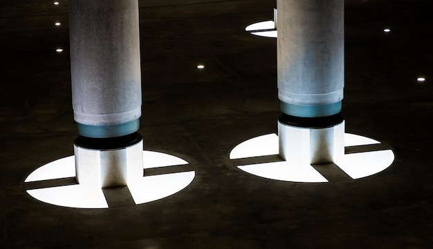 Photo illuminated cropped pillars