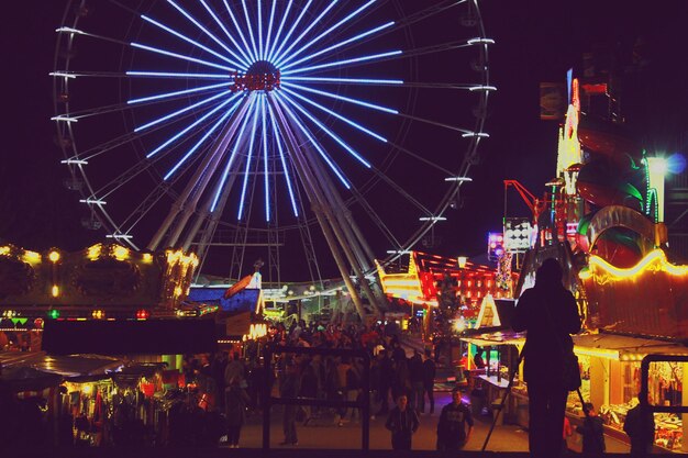 Photo illuminated lights at night