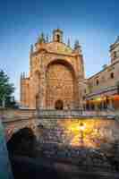 Photo illuminated san esteban convent at sunset salamanca spain