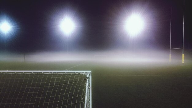 Foto stadio di calcio illuminato