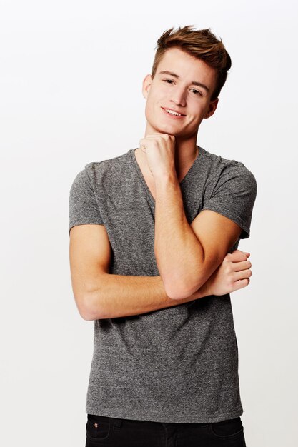 Photo im comfortable with myself studio shot of a young man wearing casual clothes and smiling at the camera