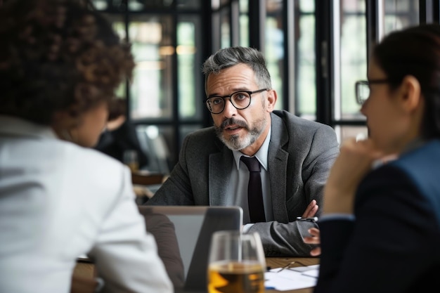 Photo an image of a business team having a conversation