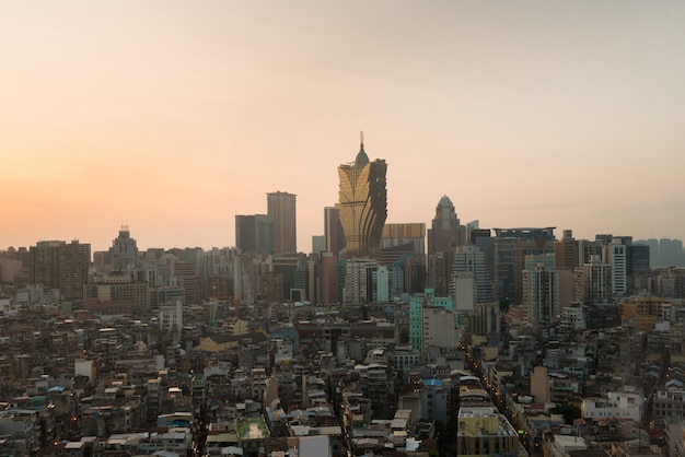 중국 마카오 (Macao)의 이미지. 마카오 (마카오) 시내에서 초고층 호텔 및 카지노 건물.