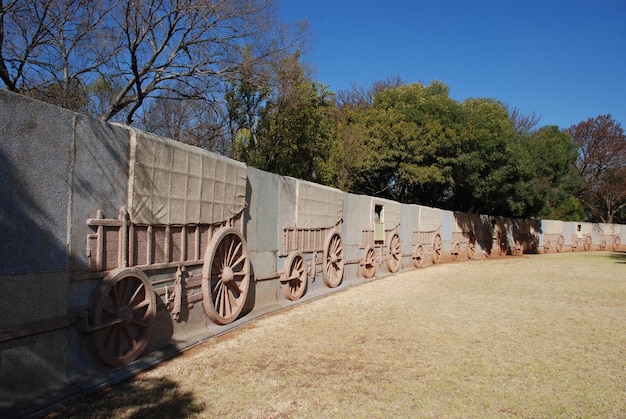 Foto l'imponente monumento voortrekker alla periferia di pretoria, in sudafrica