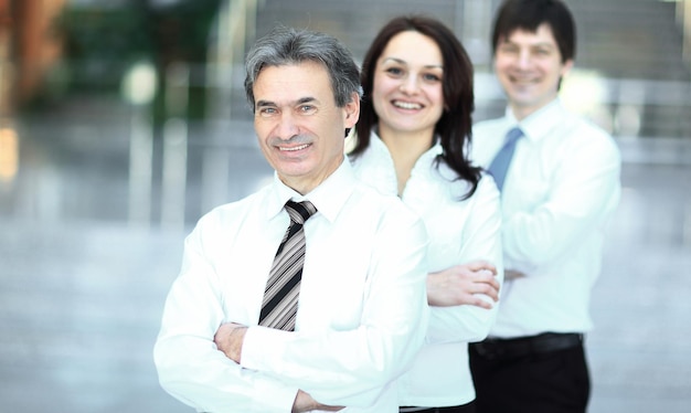 In volle groei portret van zelfverzekerd zakelijk team op kantoor