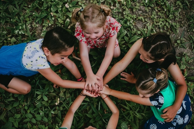 Foto inclusieve jeugd diverse kinderen samen