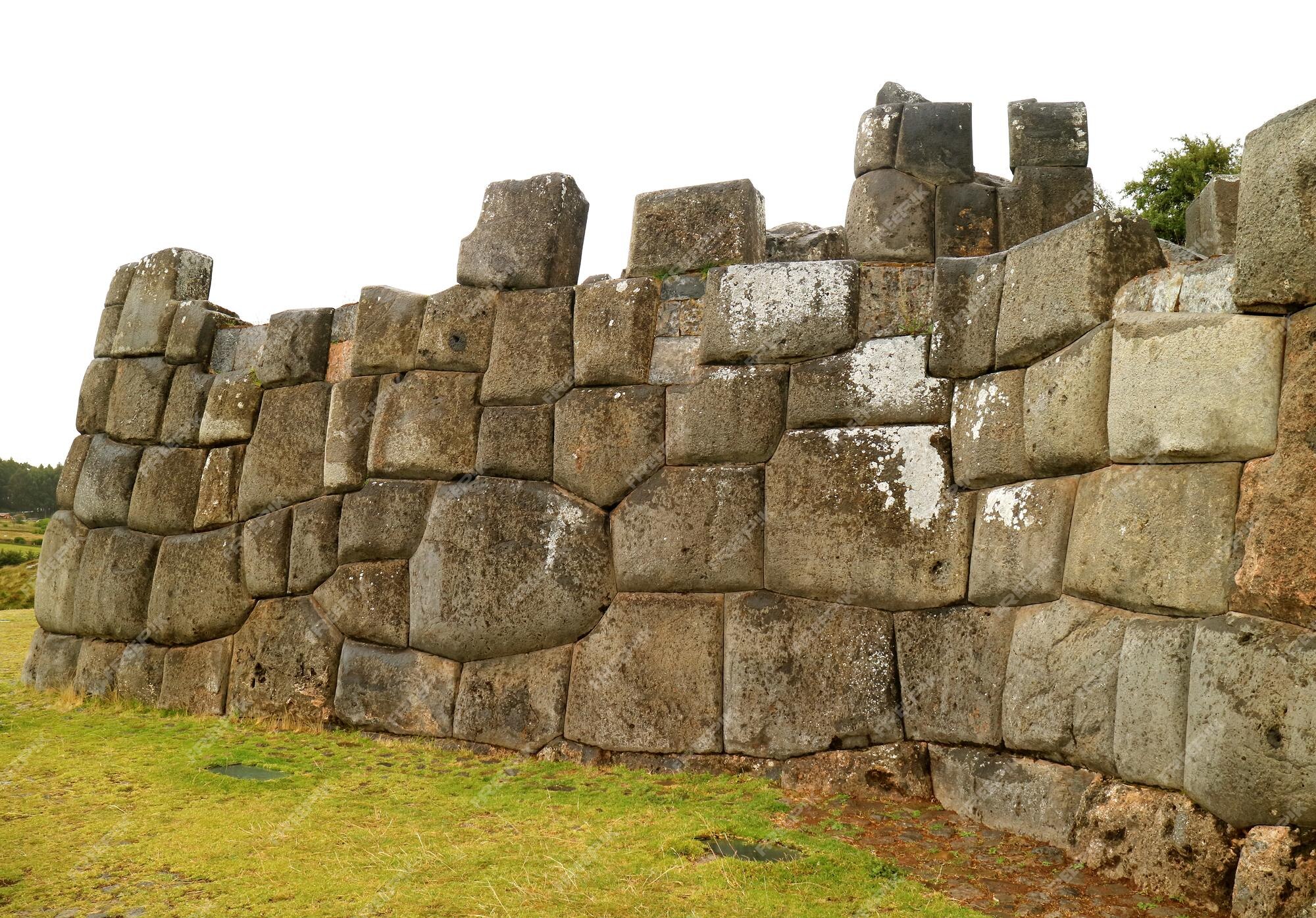 How to pronounce the name of that awesome ruins above Cusco