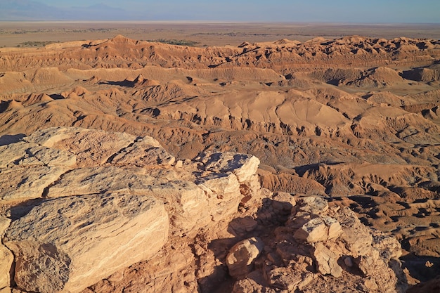 チリのアタカマ砂漠の月の谷またはヴァッレデラルナの信じられないほどの岩層