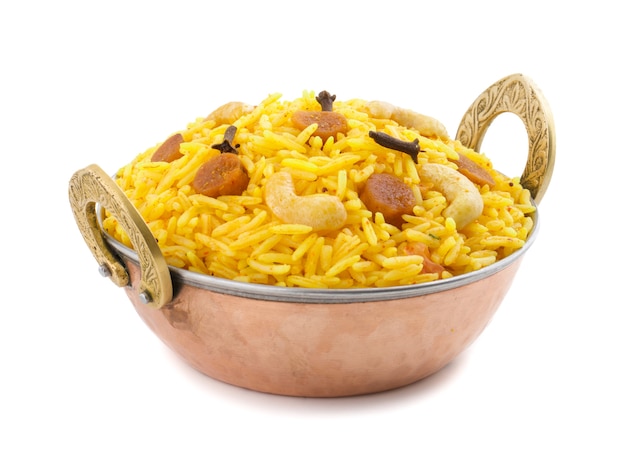 白い背景にインド料理Pulao