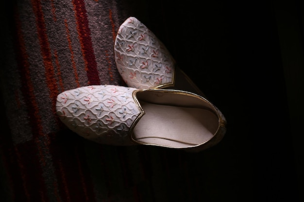 사진 인도 신랑 신발 클로즈업