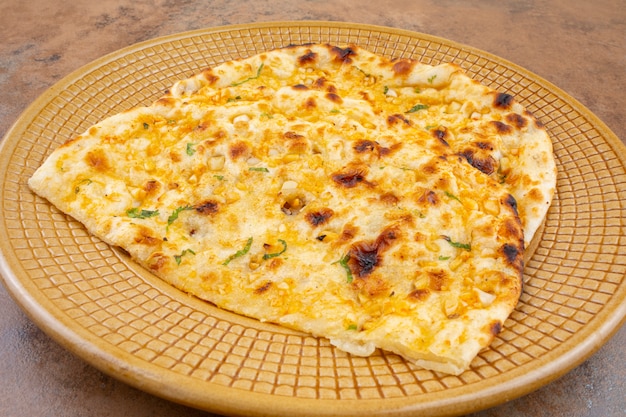 인도 건강 요리 마늘 빵 또는 마늘 Naan