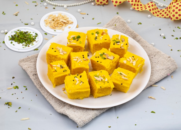 インドの特別な伝統的な甘い食べ物soan papdi