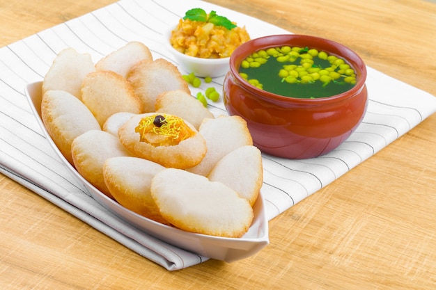 Индийская уличная еда Pani Puri